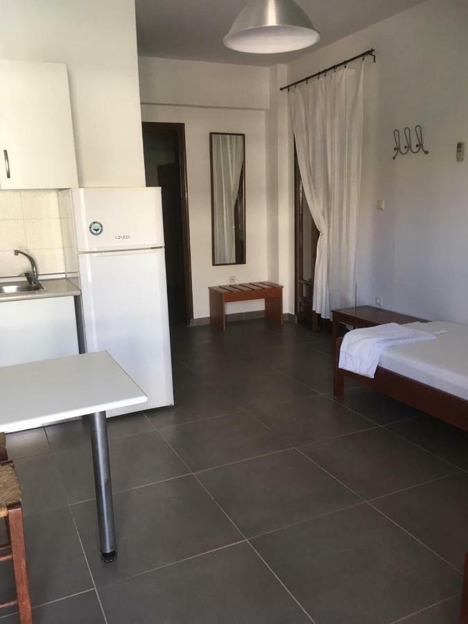 Marco'S Appartments Nea Poteidaia Ngoại thất bức ảnh